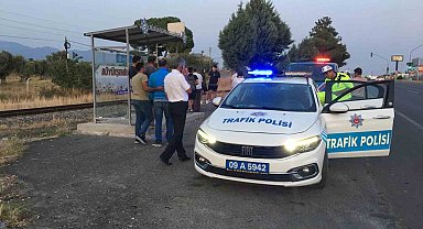 Trenin çarptığı kadın hastanede hayatını kaybetti