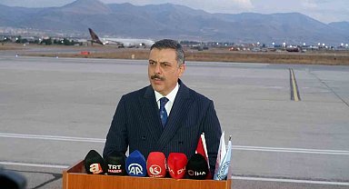 Uçağın tuvaletindeki not acil iniş yaptırdı