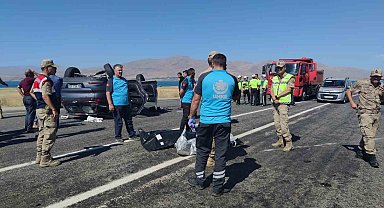 Van'da feci kaza: 2 ölü, 4 yaralı