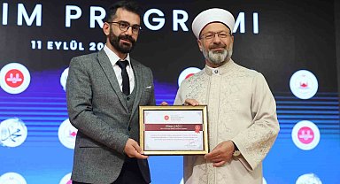 Vanlı din görevlisi Ahmet Çağlı Türkiye üçüncüsü oldu