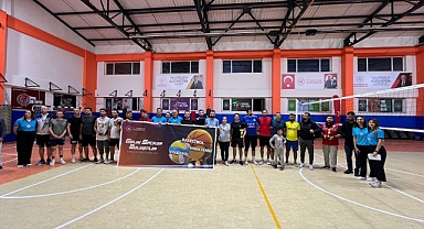 Voleybol Turnuvasında Şampiyon Iğdır Gençlik ve Spor İl Müdürlüğü Oldu