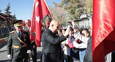 Ağrı'da Cumhuriyet Bayramı törenle kutlandı