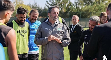 Alagöz Holding Iğdır FK’da Yalçın Koşukavak’a Doğum Günü Kutlaması