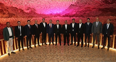 Bakan Yumaklı ve Milletvekili Alagöz Tuz Mağarası’nı Ziyaret Etti