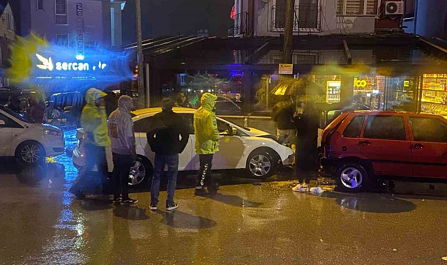 Bartın'da alkollü sürücü dehşeti: Park halindeki 6 araca çarparak durabildi