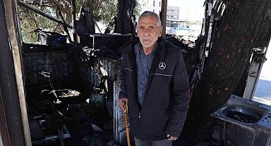 Depremzede esnafın prefabrik iş yeri alevlere teslim oldu