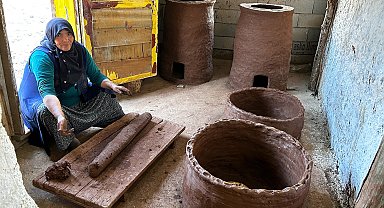 Elleriyle yoğurduğu çamurla 6 çocuk büyüttü