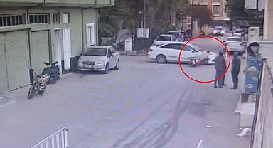 Hatay'da otomobil ile motosikletin çarpışma anı kamerada