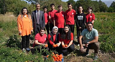 Hem öğreniyor, hem üretiyor, hem de kazanıyorlar