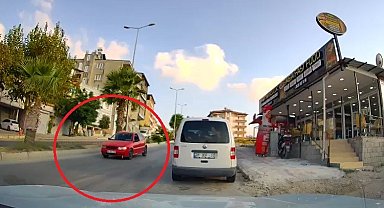 Herkesin düz gittiği istikamette geri geri giden sürücü kamerada
