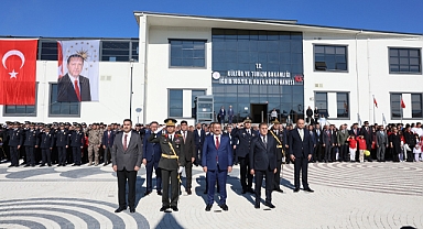 Iğdır’da 29 Ekim Cumhuriyet Bayramı Kutlamaları Çelenk Sunma Töreni İle Başladı
