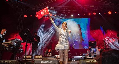 Kuşadası'nda Cumhuriyet Bayramı kutlamaları zirve yaptı