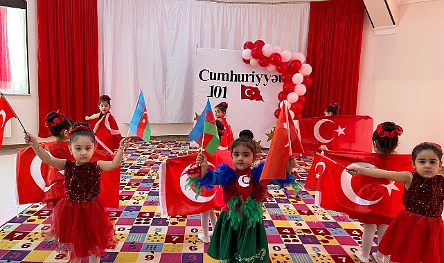 Nahçıvan Özerk Cumhuriyeti'nde çocuklar Türkiye Cumhuriyeti'nin 101'inci yılını kutladılar.