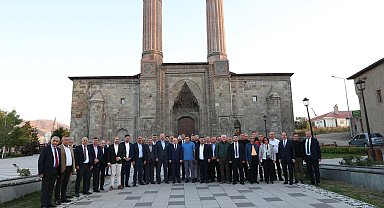 Sekmen: "Şehrimizi daha ileri taşımaya kararlıyız"