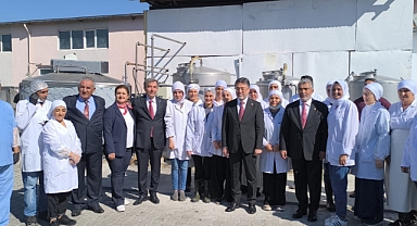 Tarım ve Orman Bakanı İbrahim Yumaklı, Aytepe süt ürünleri fabrikasını ziyaret etti.