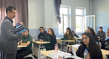 Ülkü Ocakları Türk Gençliğinin Yanında