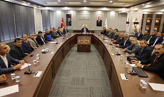 Vali Ercan Turan, Muhtarlarla Bir araya geldi