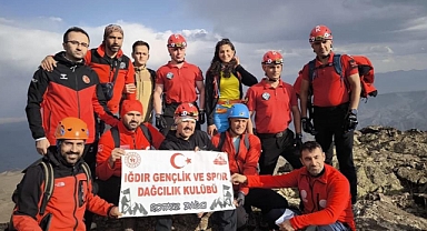 Vali Tekelti Dağına Zirve Yaptı