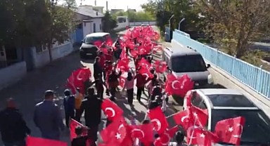 Yaycı Köyü’nde Coşkulu Cumhuriyet Yürüyüşü