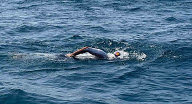 59 yaşındaki Türk, ultra maraton yüzücüsü olarak ilkler arasına girdi