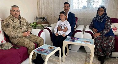 Akyaka Kaymakamı Demirtaş'tan şehit ailesine anlamlı ziyaret