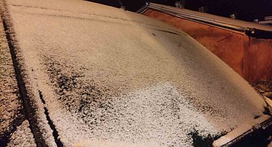 Ardahan'da gece saatlerinde kar yağışı ve tipi etkili oldu