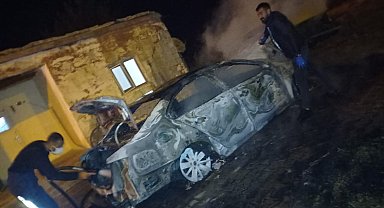 Batman'da cinnet getiren baba, oğlu ve damadını yaralayarak otomobilini yaktı