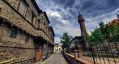 Geleneksel Erzurum evlerinde kitabeler