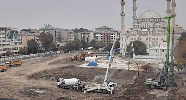 Iğdır’da Haydar Aliyev Parkı’nın Yeniden Yapımı Tüm Hızıyla Sürüyor