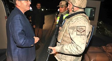 Kars Valisi Polat, jandarma yol kontrol noktasında
