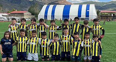 Kars'tan 2 sporcu Fenerbahçe seçmelerine gidiyor