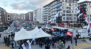 Korgeneral Zekai Aksakallı caddesi yoğun ilgiyle açıldı