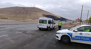 Patnos'ta öğrenci taşıma araçlarında güvenlik denetimi yapıldı