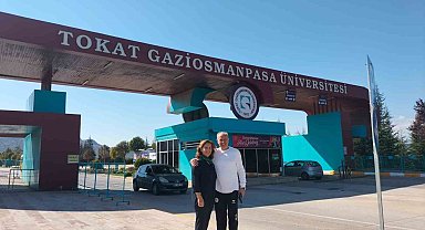 42 yıl sonra aynı üniversitede aynı sırayı paylaştılar