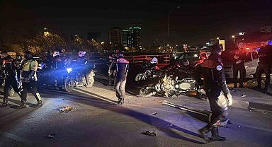 Adana'da 'Dur' ihtarına uymayan aracı kovalayan polis ekibi kaza yaptı: 2 yaralı