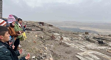 Arpaçaylı öğrenciler UNESCO Dünya Mirası Ani'yi gezdi