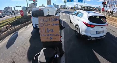 "Doğum günüm için korna çal" mesajı hem gülümsetti hem de mutlu etti