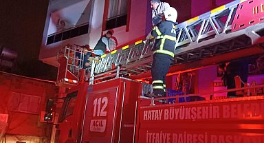 Dörtyol'da dumandan etkilenen vatandaşları itfaiye kurtardı