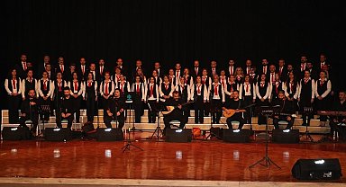 Engelsiz gecede Kardeşlik Korosundan konser