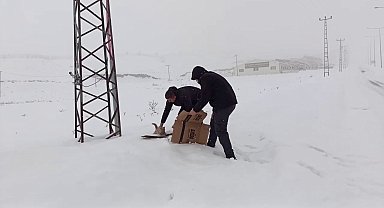 Erzurum polisinden yürekleri ısıtan hareketler