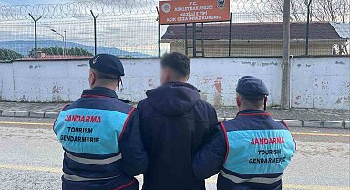 Eş zamanlı operasyonlarda 60 şahıs yakalandı