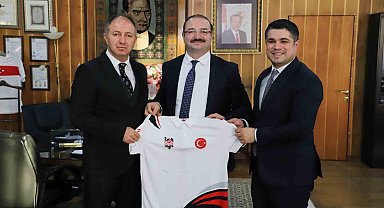 Hacımüftüoğlu'na teşekkür ziyareti
