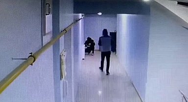Kar maskeli ayakkabı hırsızları kameralara yakalandı