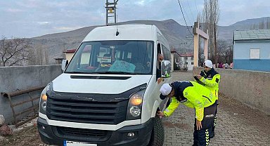 Kars'ta jandarma okul servislerini denetledi