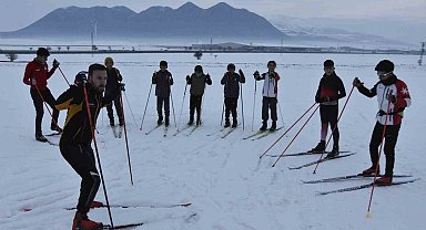 Kayaklı koşu takımı karla antrenmanlarına başladı