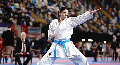 Samsunlu Sinem, Boğaziçi Karate Şampiyonası'nda şampiyon oldu