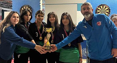 Tercan Anadolu Lisesi kız dart takımı birinci oldu