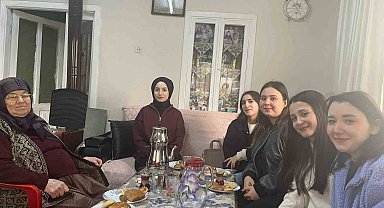 Üniversiteli gençler yaşlı çınarlar ve kardeşlerini unutmadı