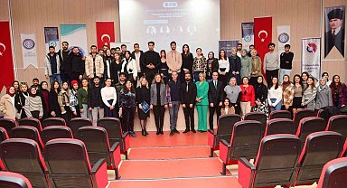 Van YYÜ'de "Geleceği Şekillendiren Adımlar" paneli