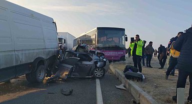 Van'da zincirleme trafik kazası: Yaralılar var